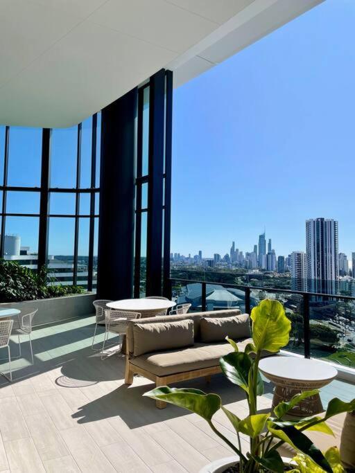 New Impressive 180° River View 1 Bed Apt With Pool 47f Apartment Gold Coast